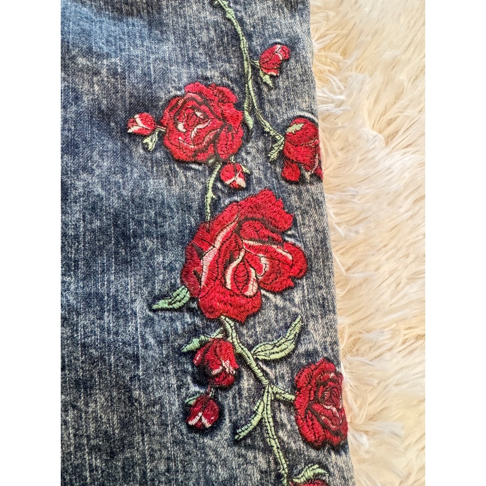 BDG Urban Outfitters Rose Embroidered Acid Wash Skinny Stretch Jeans 36W Blue